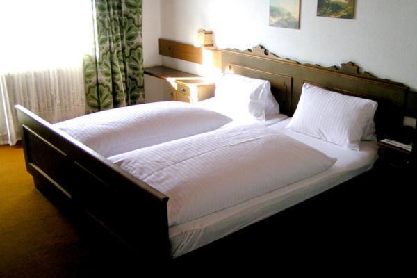 Hotel Alpenblick Шлиттерс Номер фото